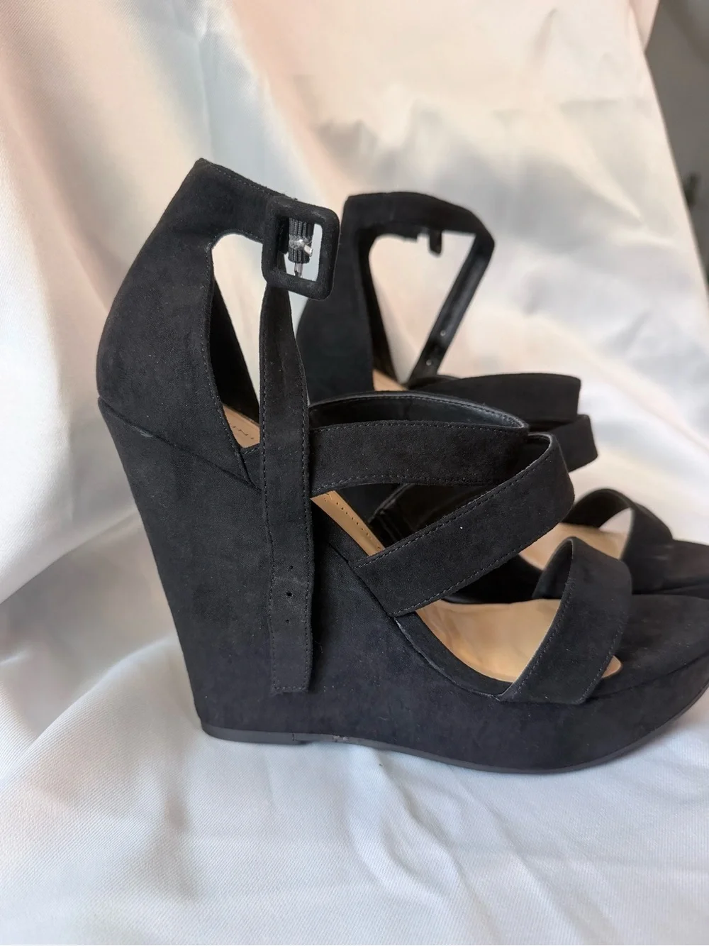 Chinese Laundry Black Strappy Suede Wedge Sandals, NWOT size 9 1/2